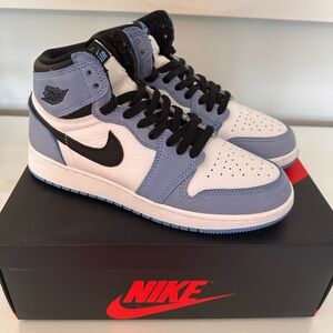 AIR JORDAN (GS) 1 RETRO HIGH OG "UNIVERSITY BLUE" 2021 SIZE 7Y